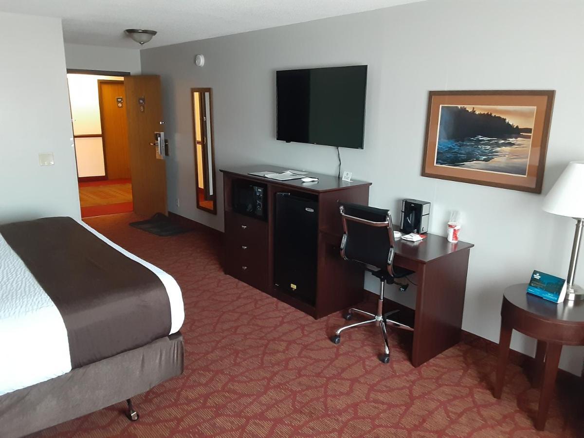 Boarders Inn & Suites By Cobblestone Hotels Сьюпириор Экстерьер фото